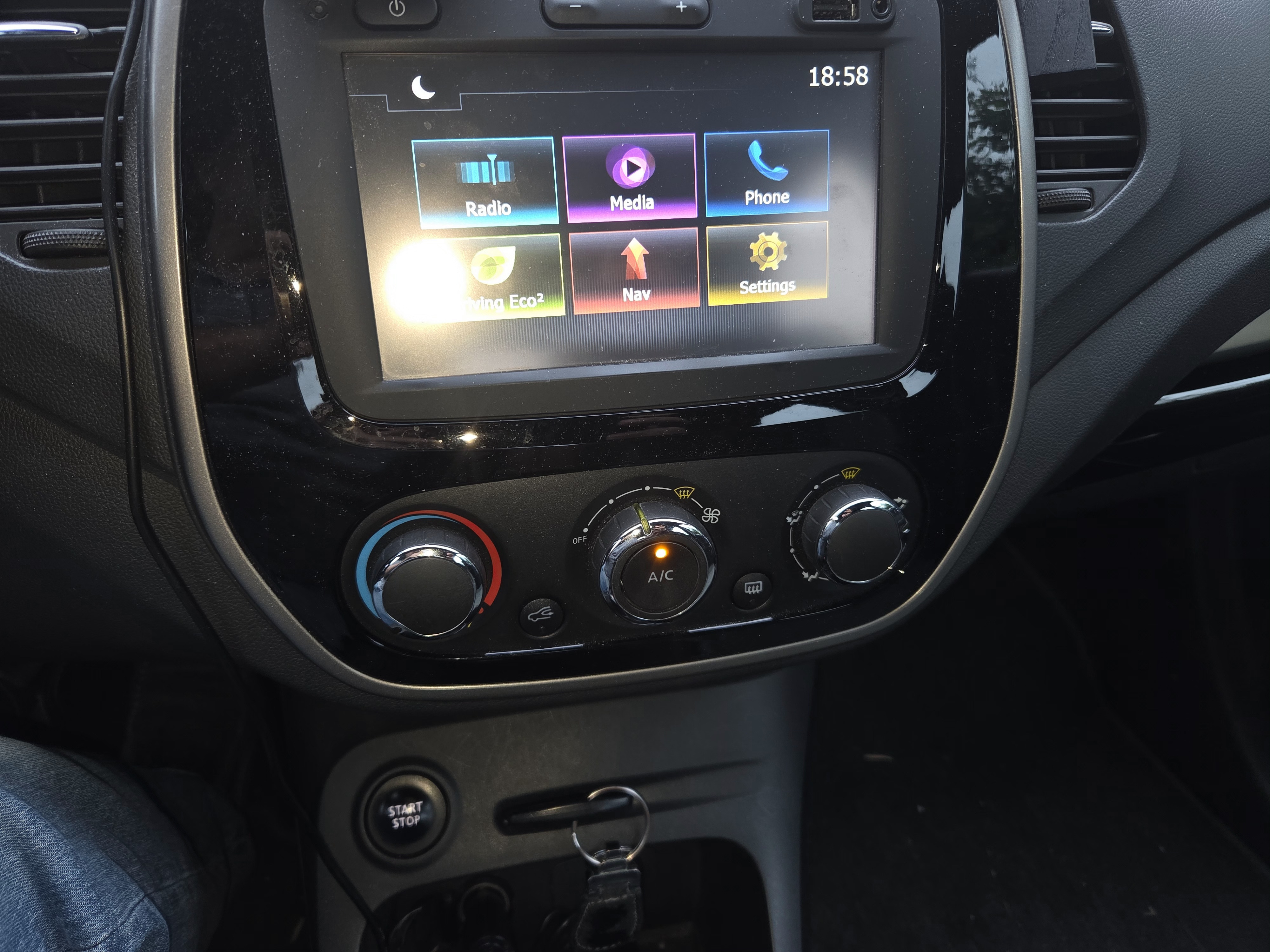 Sort Renault Captur fra 2016