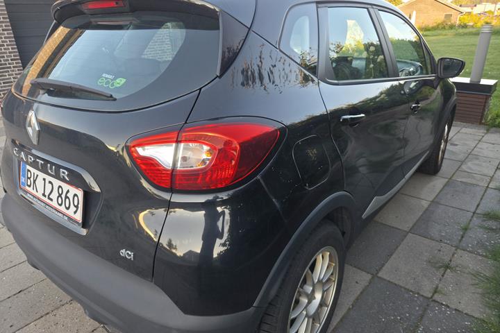 Sort Renault Captur fra 2016