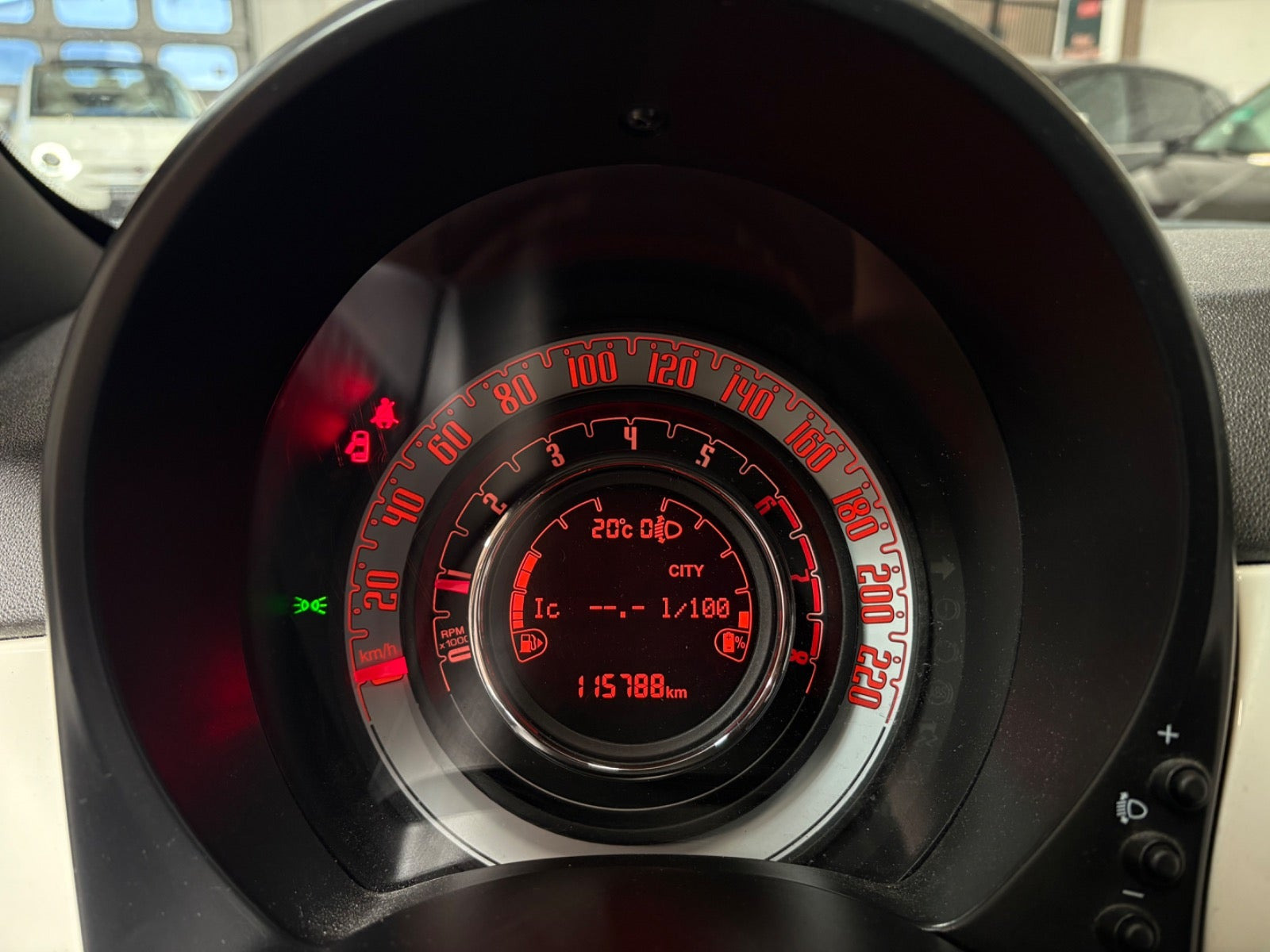Grøn Fiat 500 fra 2020