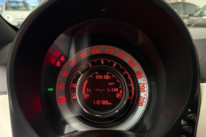 Grøn Fiat 500 fra 2020