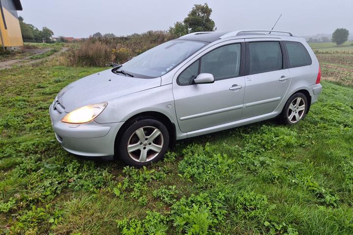 Sølv Peugeot 307 fra 2003