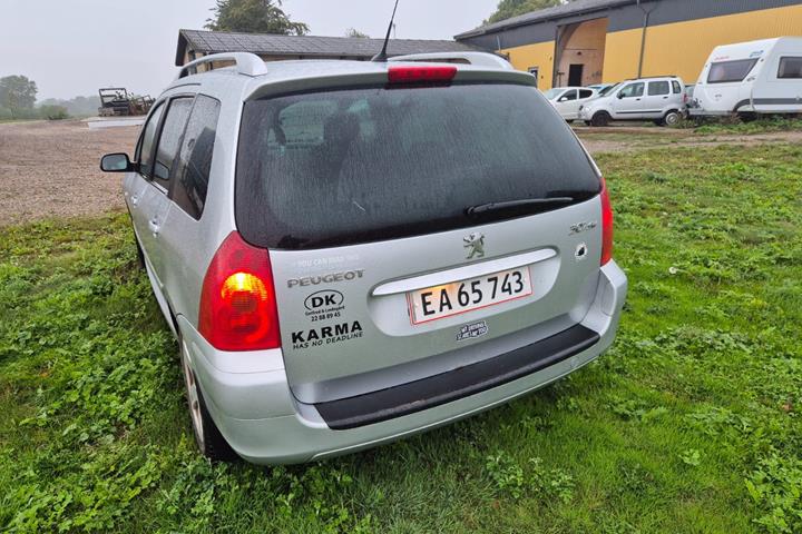 Sølv Peugeot 307 fra 2003
