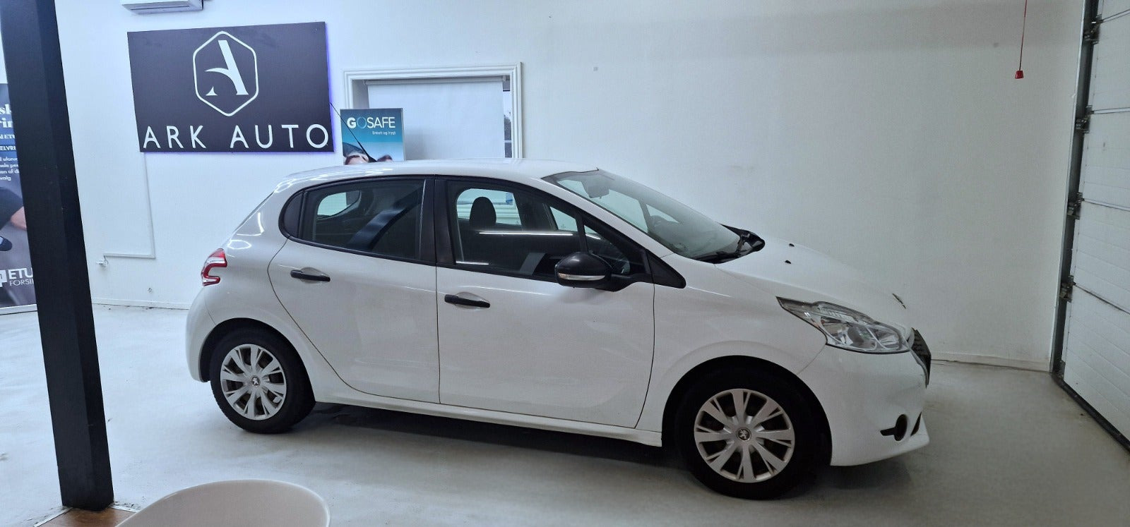 undefined Peugeot 208 fra 2012
