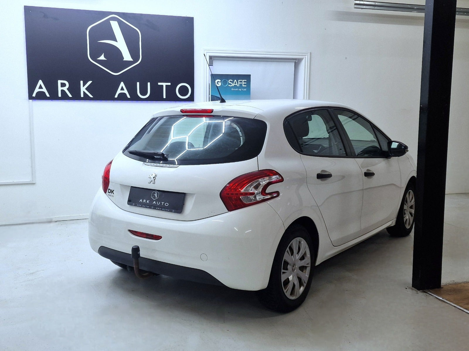 undefined Peugeot 208 fra 2012