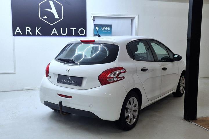 undefined Peugeot 208 fra 2012
