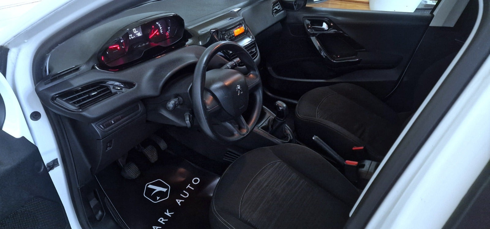 undefined Peugeot 208 fra 2012