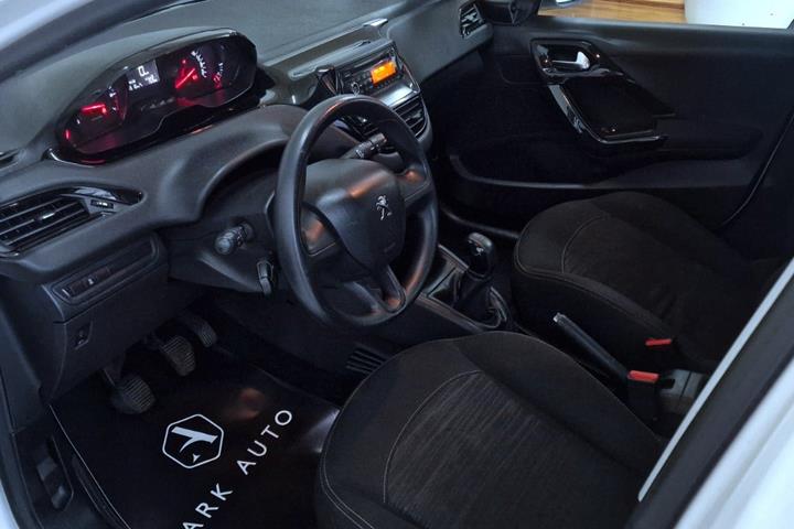 undefined Peugeot 208 fra 2012