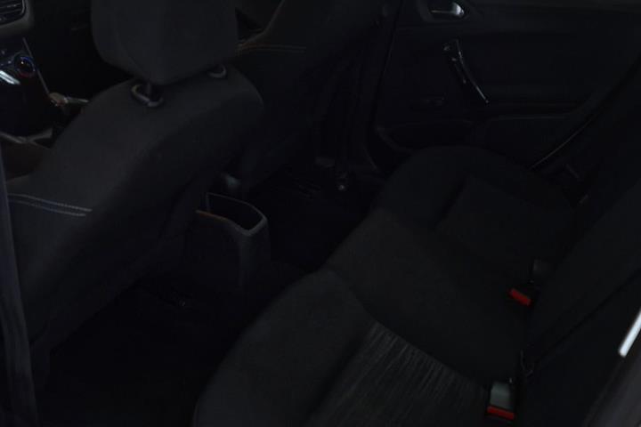 undefined Peugeot 208 fra 2012
