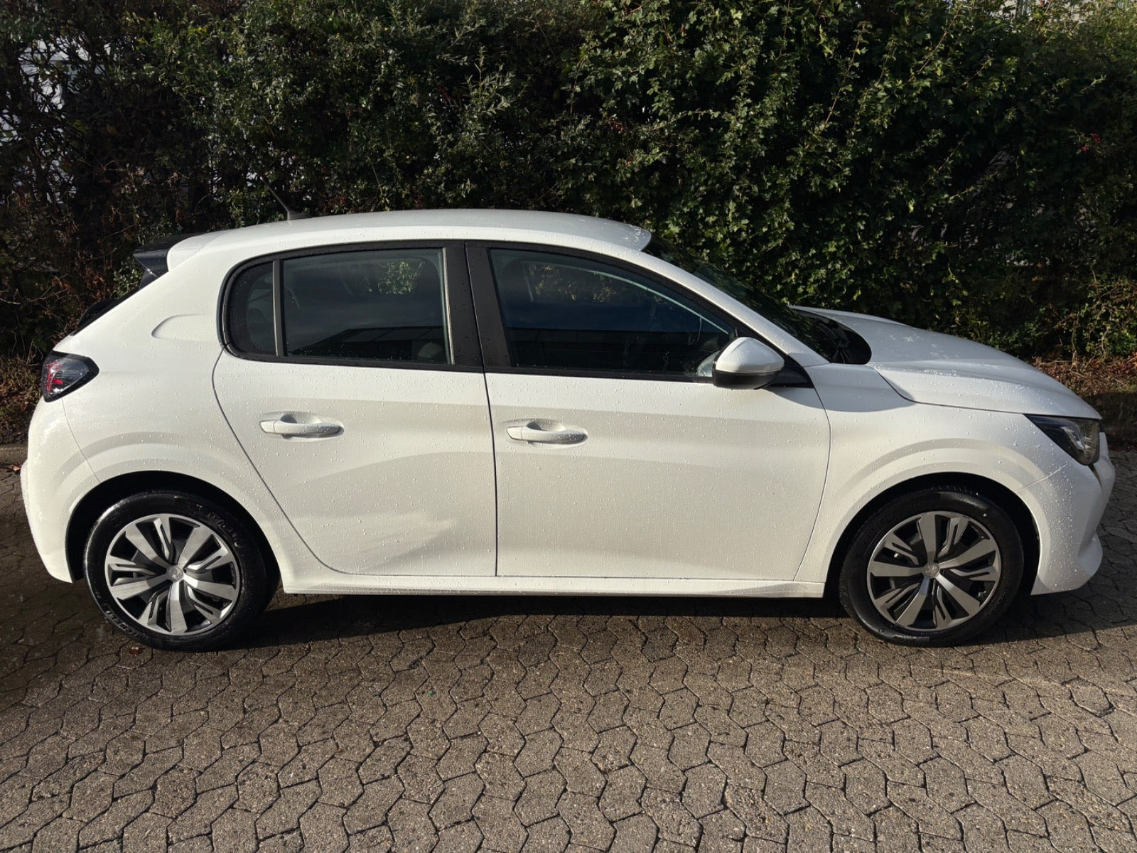 undefined Peugeot 208 fra 2020