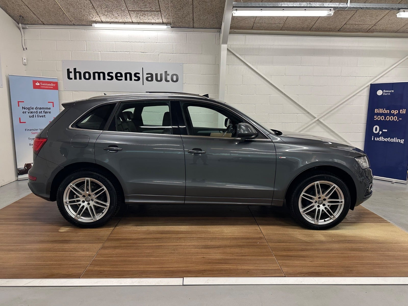 Grå Audi Q5 fra 2013