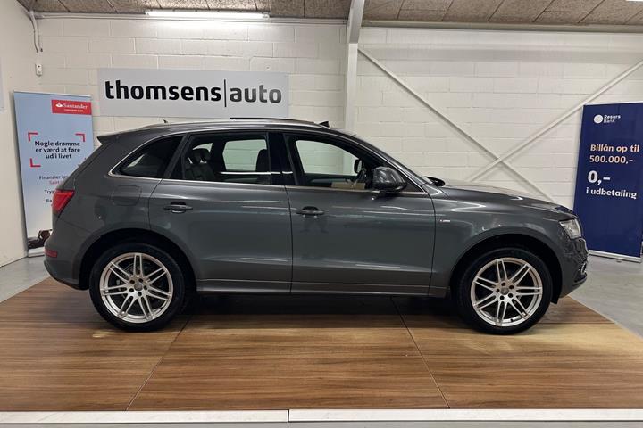 Grå Audi Q5 fra 2013