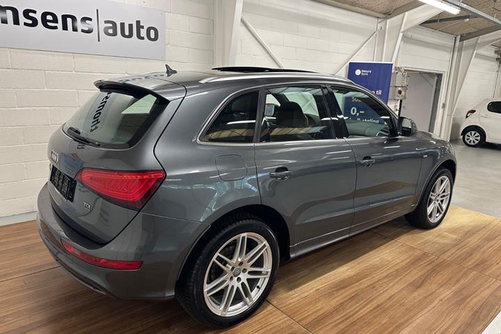Grå Audi Q5 fra 2013