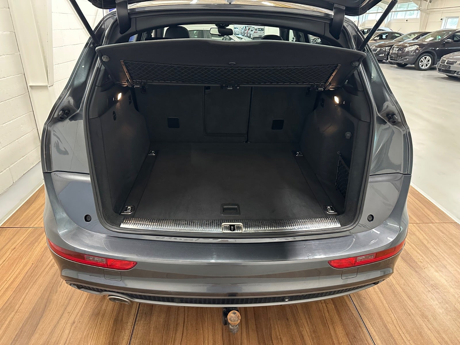 Grå Audi Q5 fra 2013