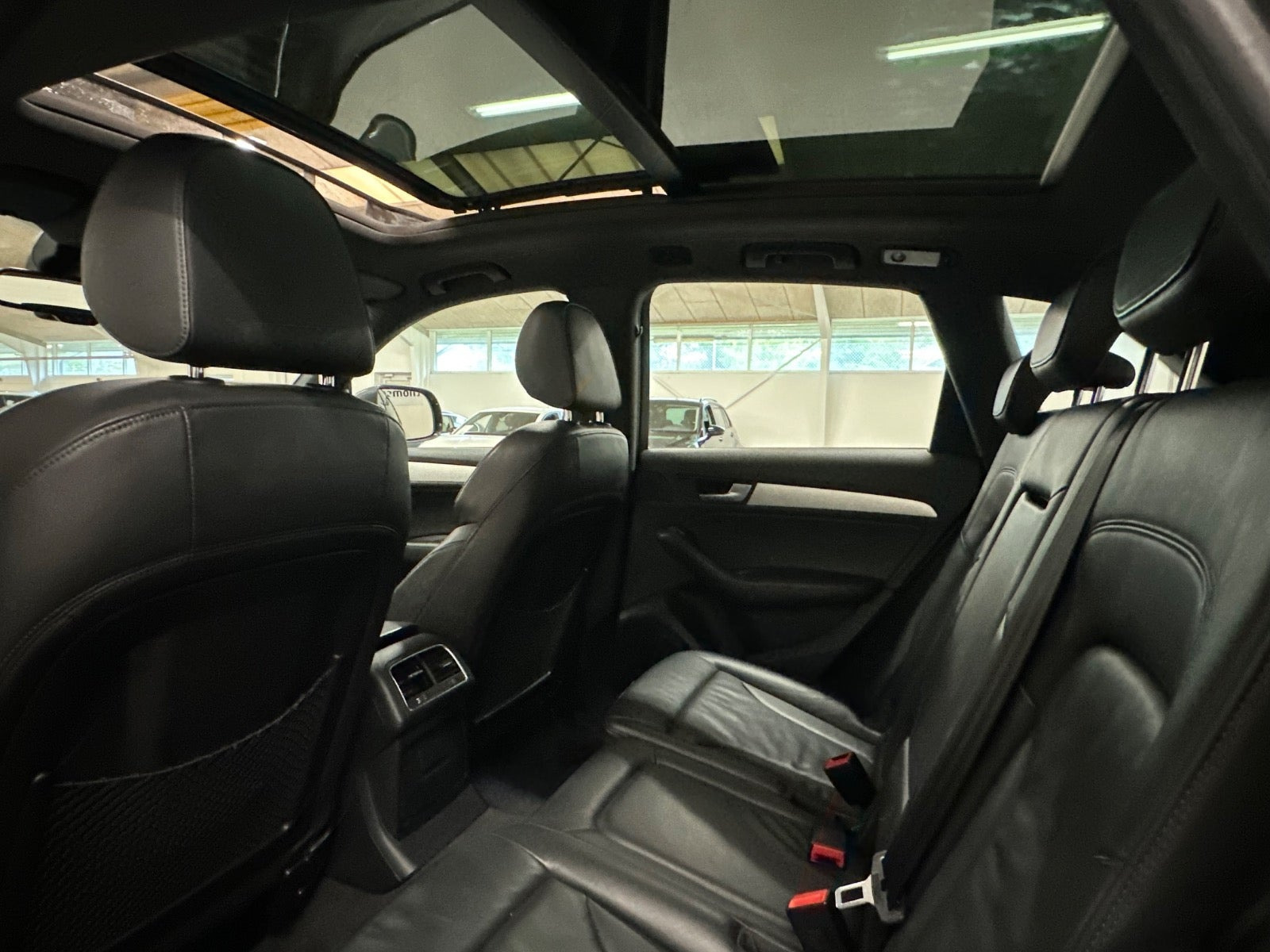Grå Audi Q5 fra 2013