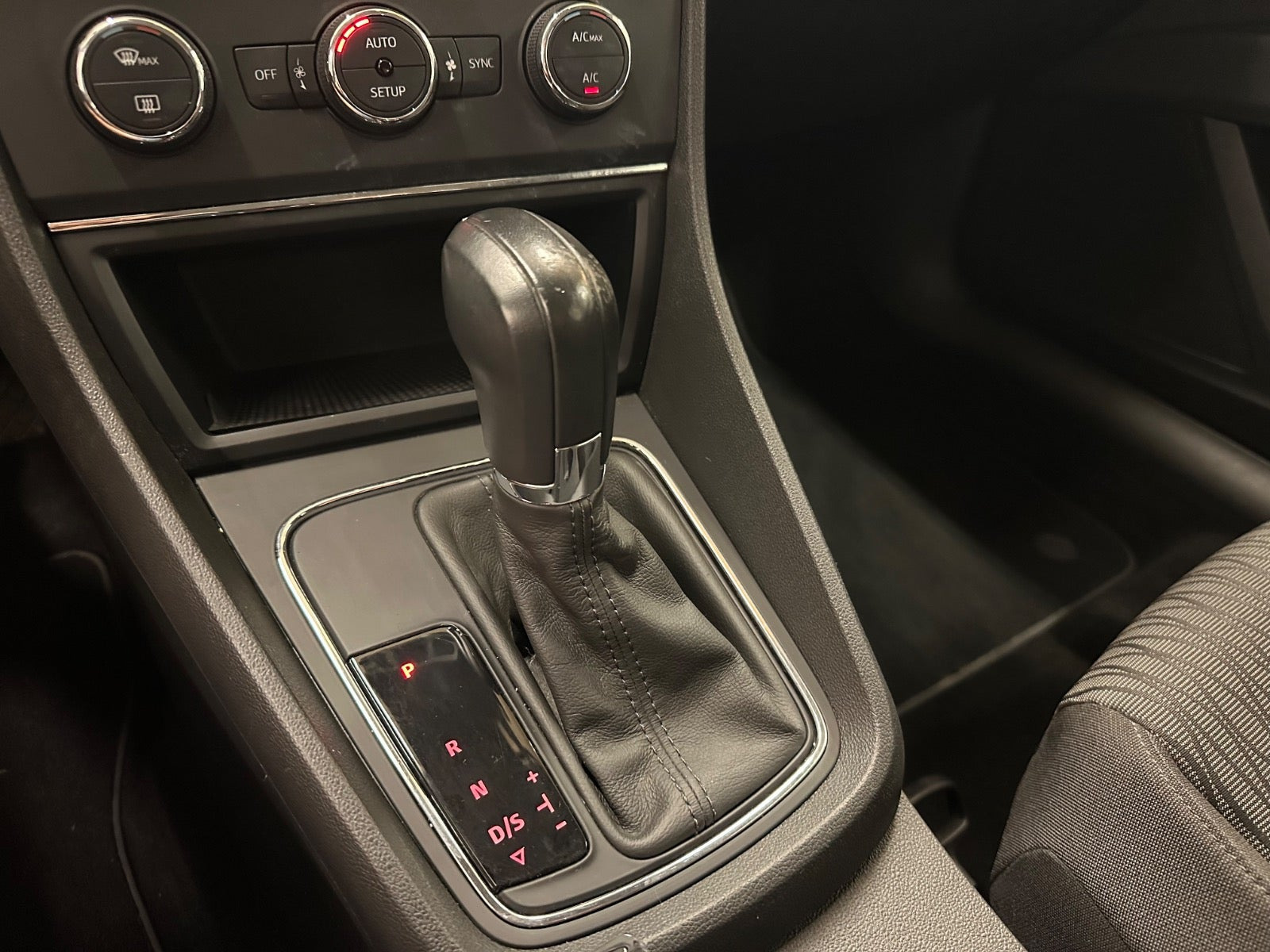 Hvid Seat Leon fra 2015
