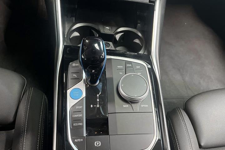 Grøn BMW i4 fra 2022