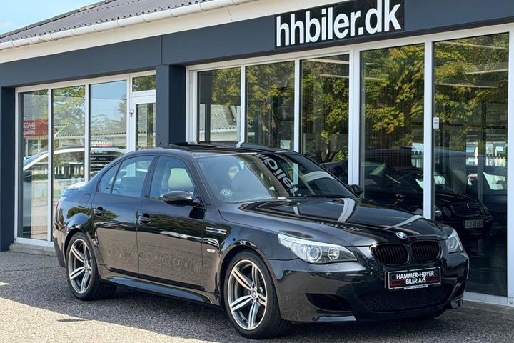 Sort BMW M5 fra 2006