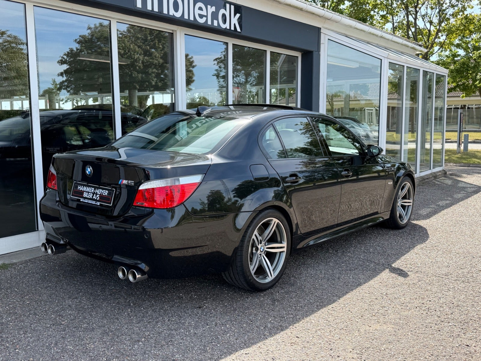 Sort BMW M5 fra 2006