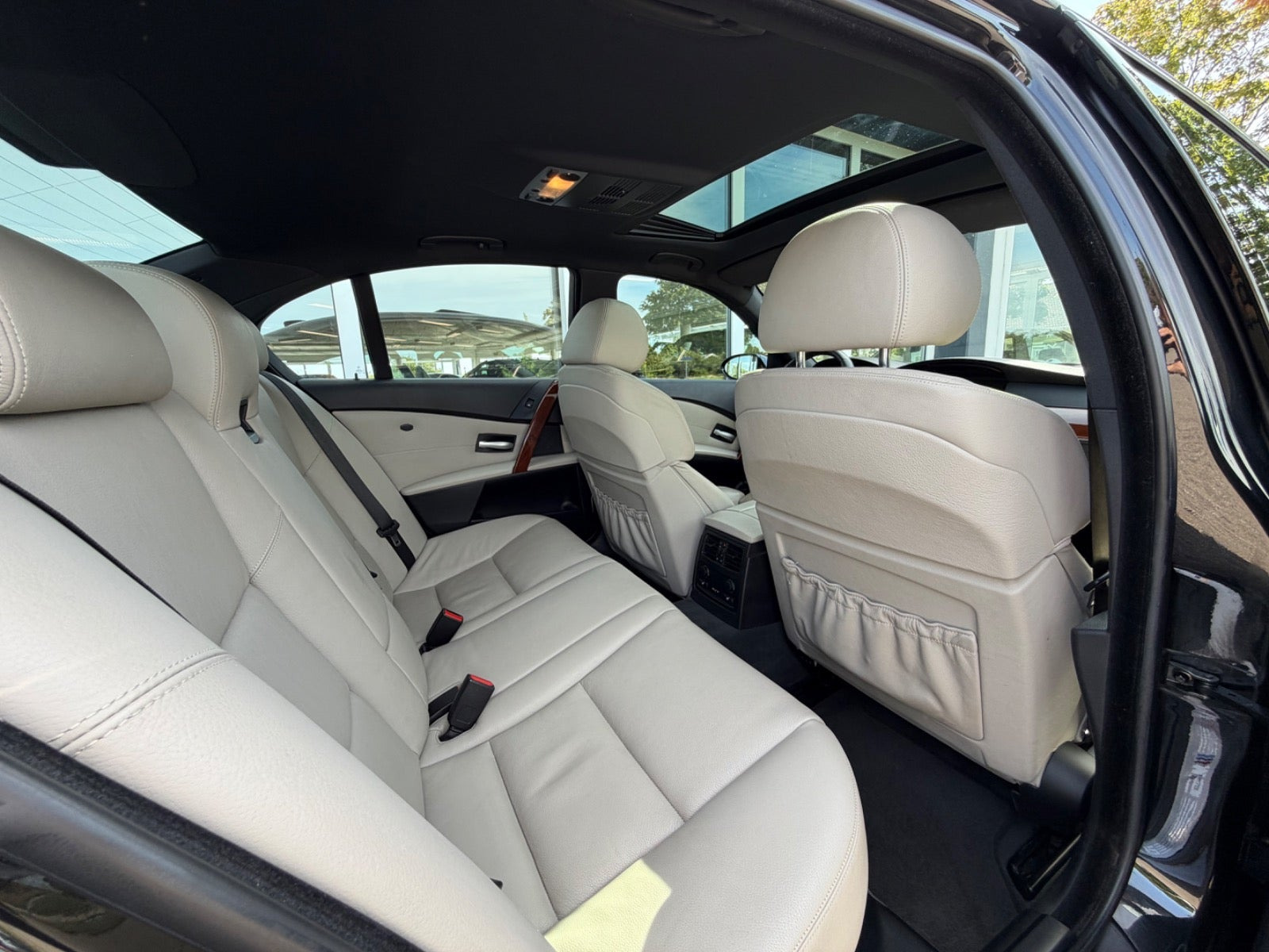 Sort BMW M5 fra 2006
