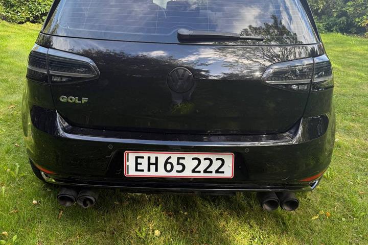 Sort VW Golf fra 2015