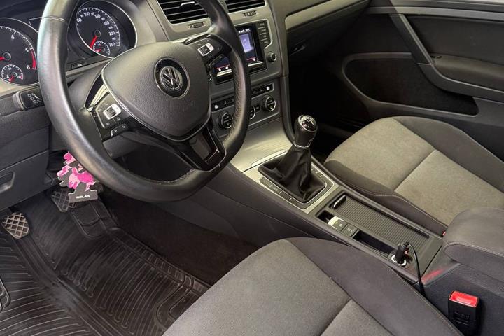 Sort VW Golf fra 2015