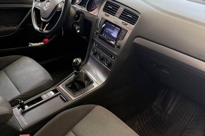 Sort VW Golf fra 2015