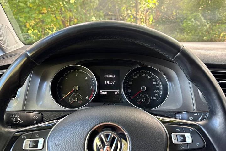 Sort VW Golf fra 2015