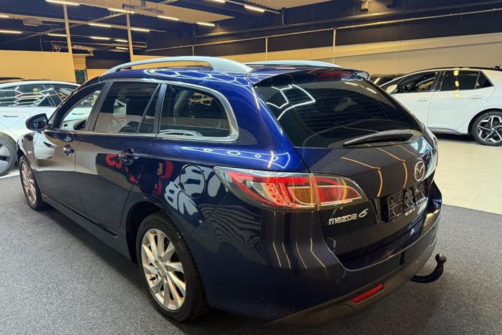 Blå Mazda 6 fra 2011