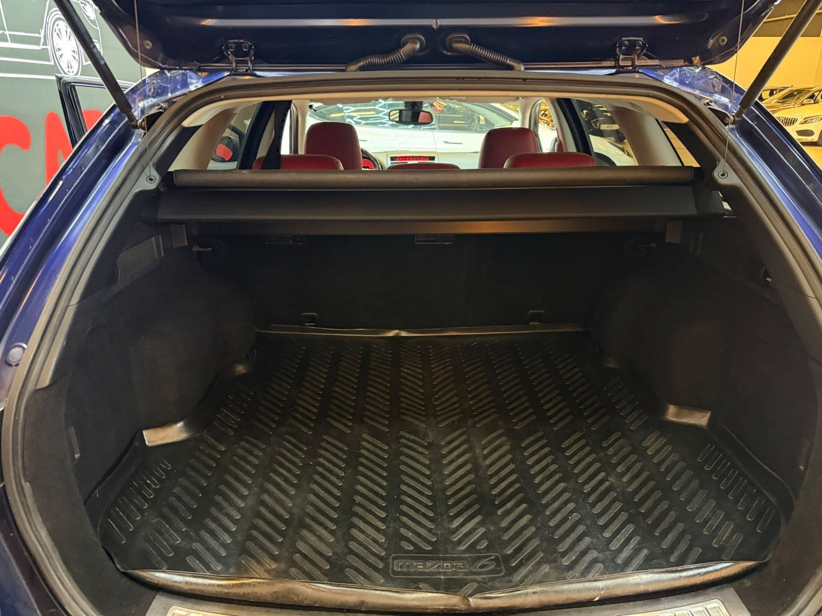 Blå Mazda 6 fra 2011