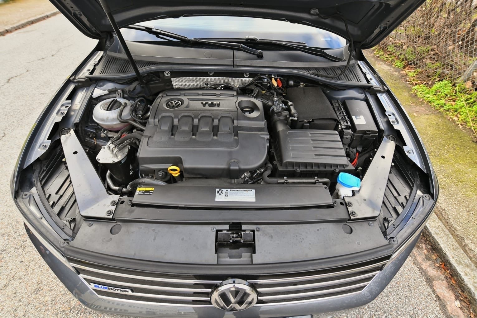 Grå VW Passat fra 2017