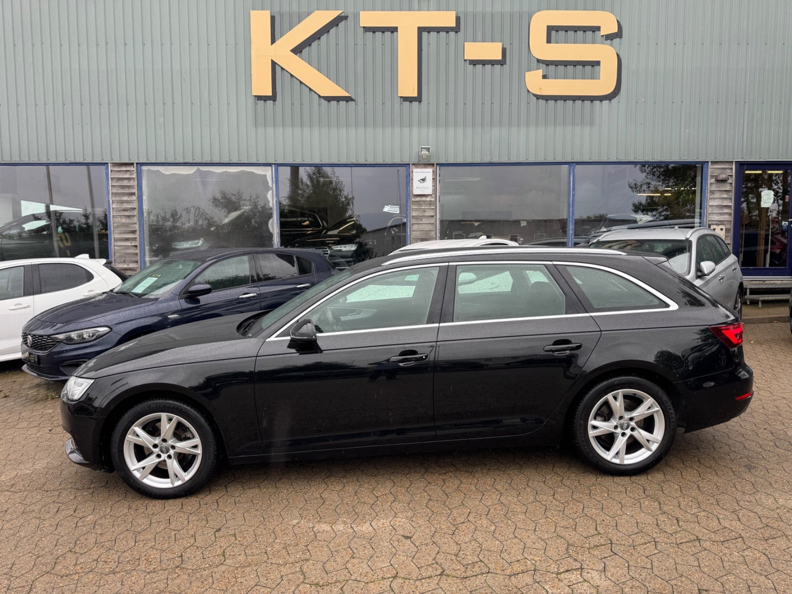 Sort Audi A4 fra 2018