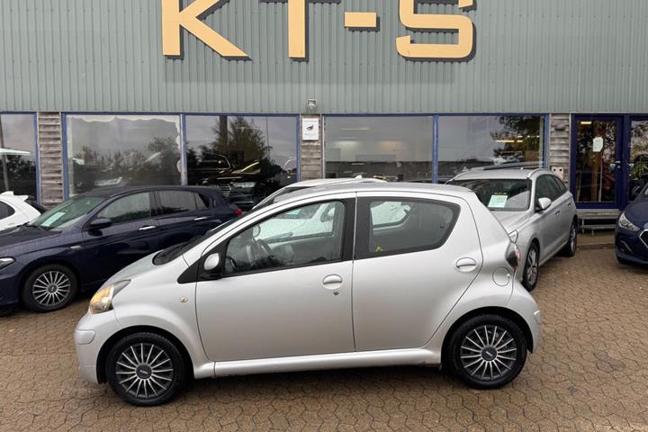 undefined Toyota Aygo fra 2010