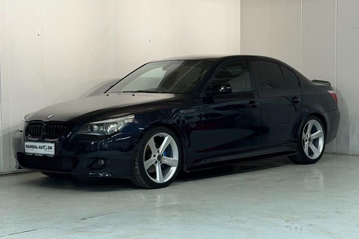 Blå BMW 525d fra 2007