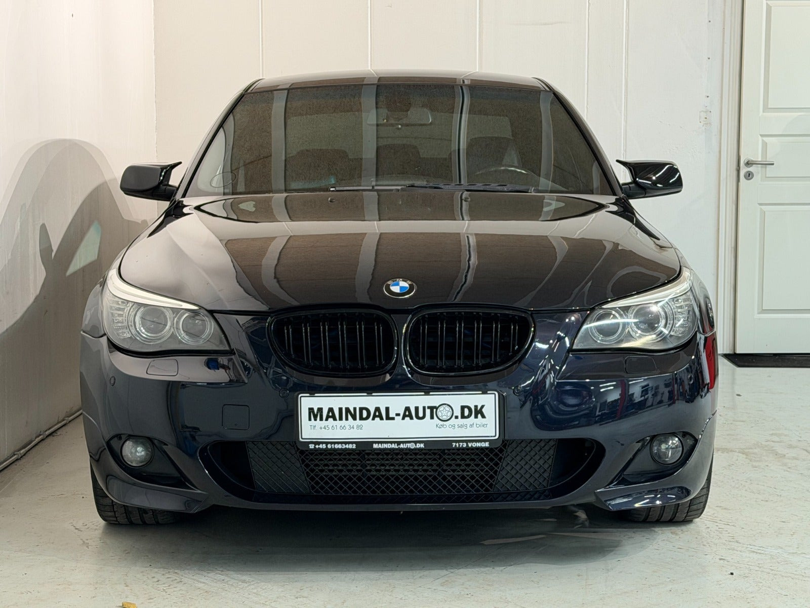 Blå BMW 525d fra 2007