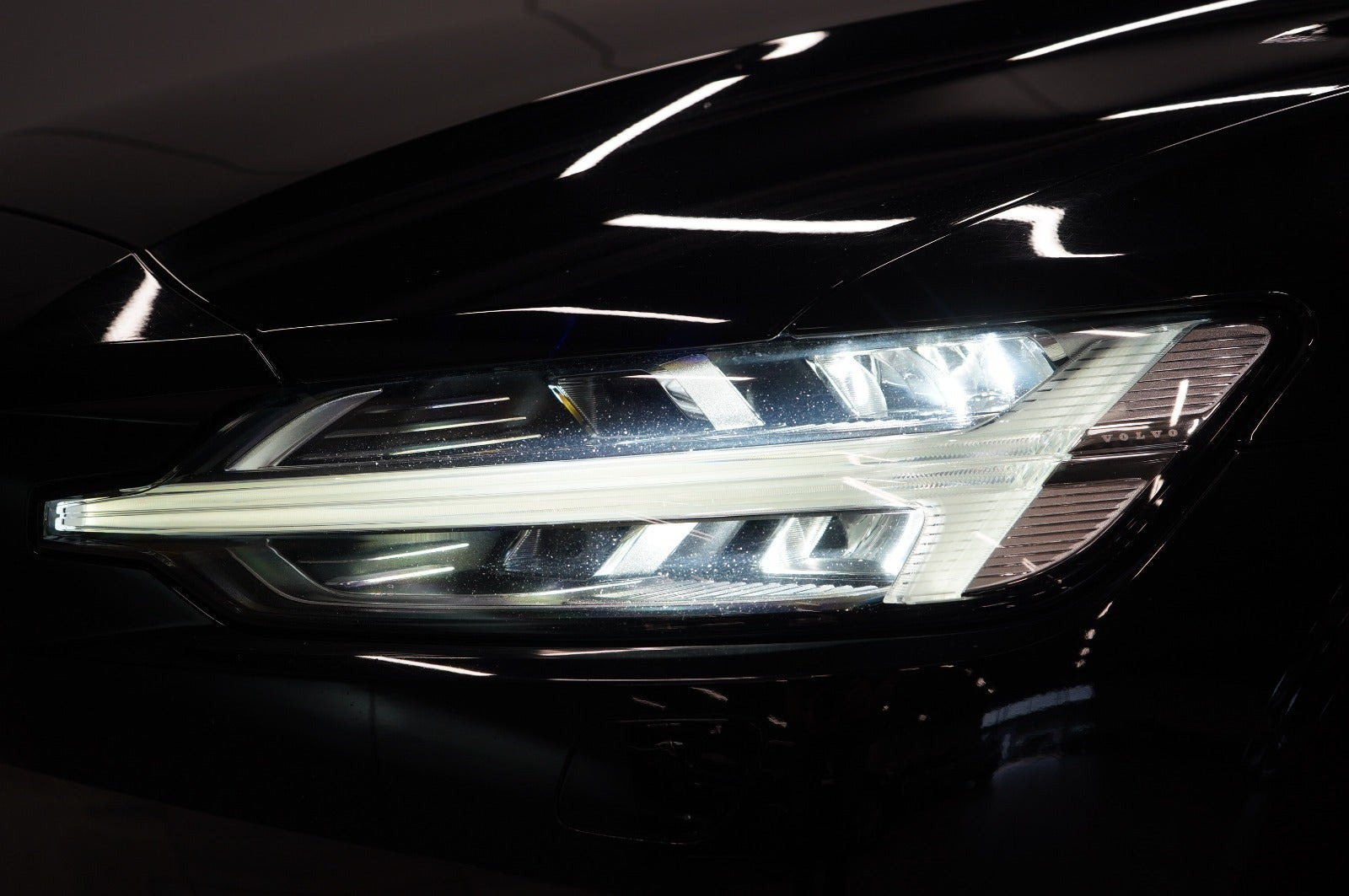 Sort Volvo V60 fra 2019
