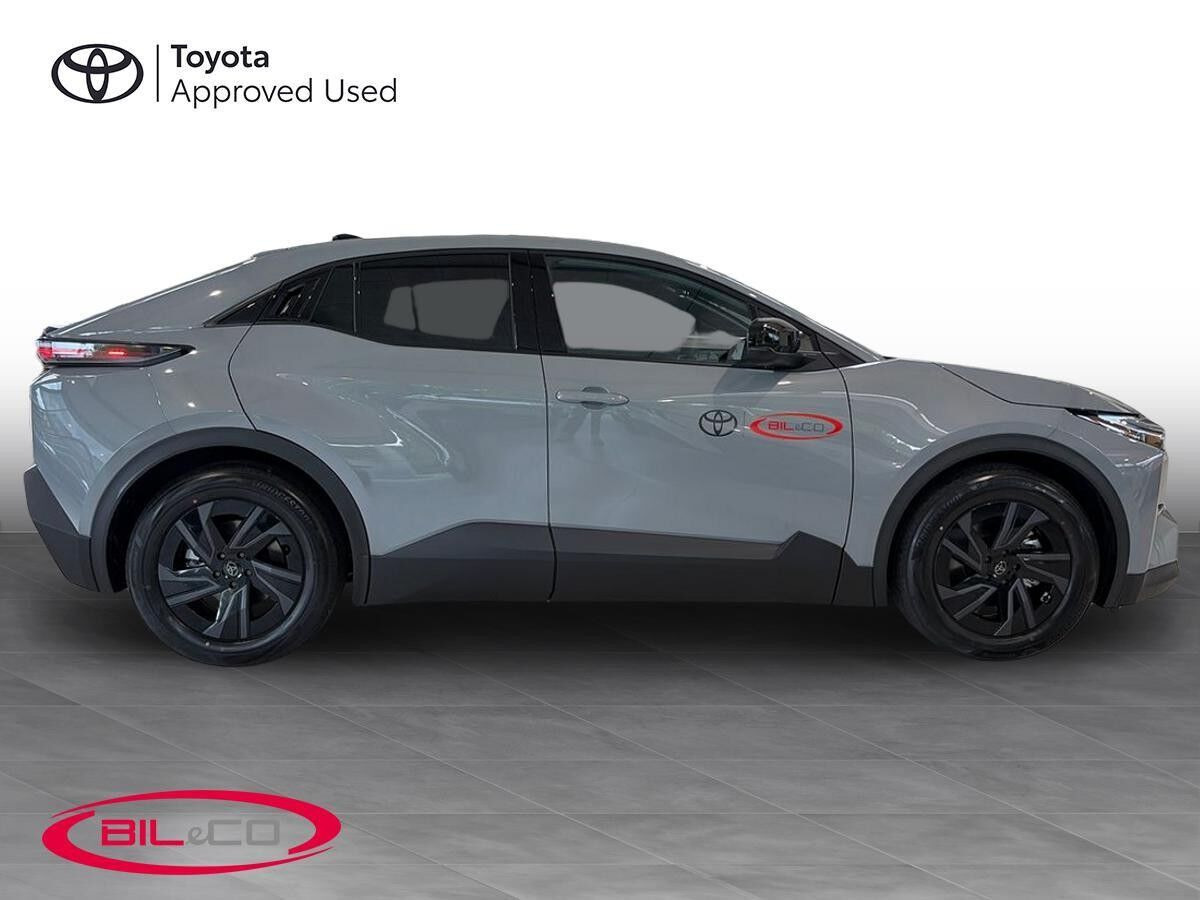 Grå Toyota C-HR+ fra 2026