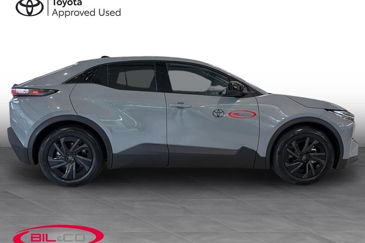 Grå Toyota C-HR+ fra 2026