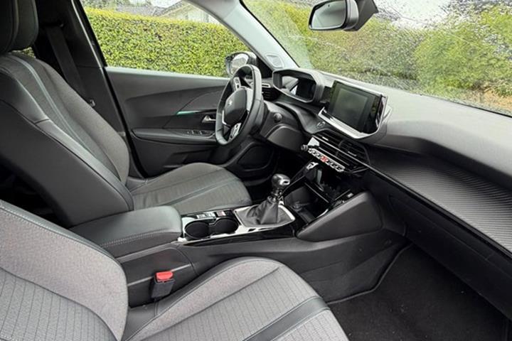 undefined Peugeot 2008 fra 2022