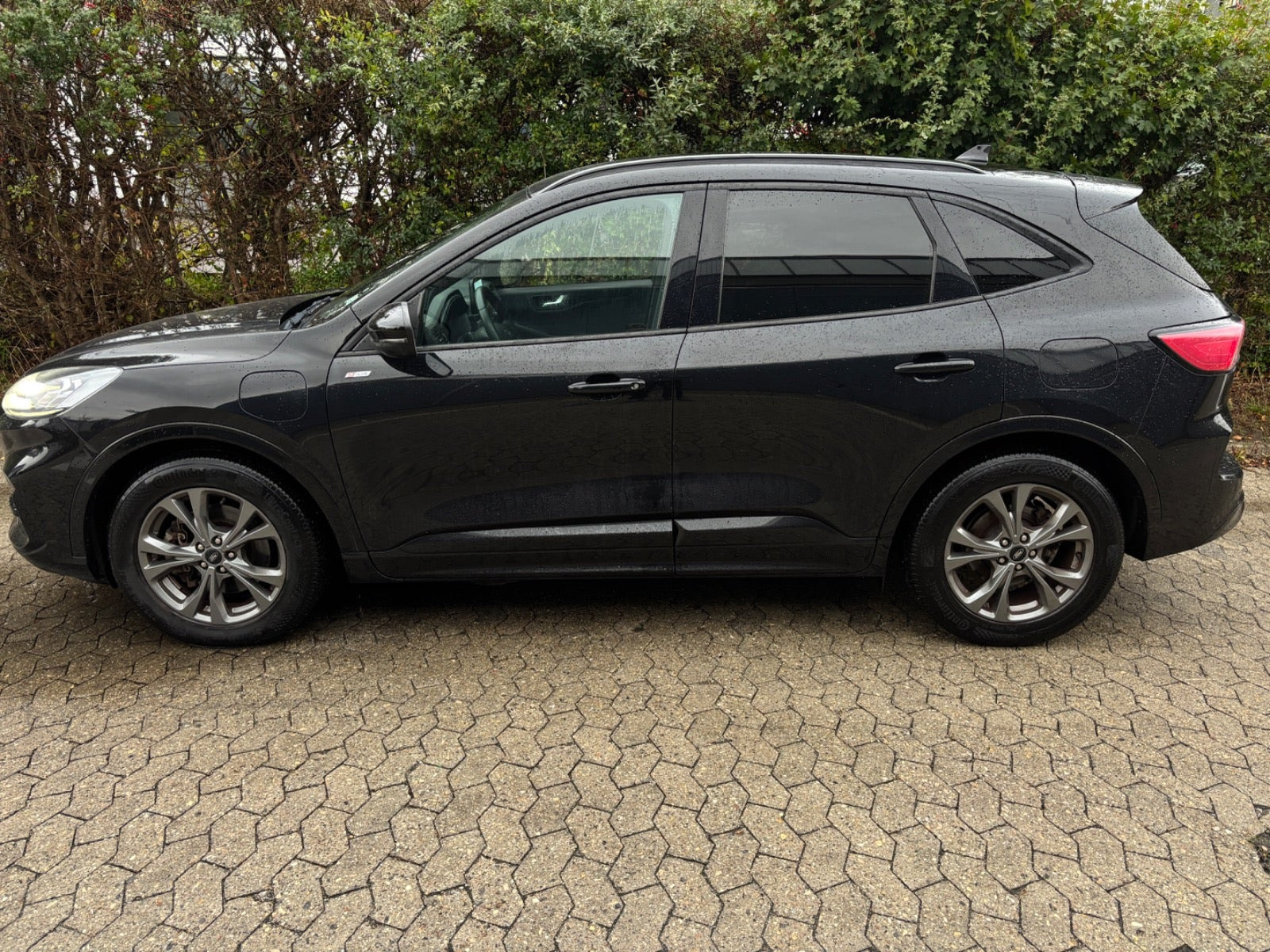 Grøn Ford Kuga fra 2020