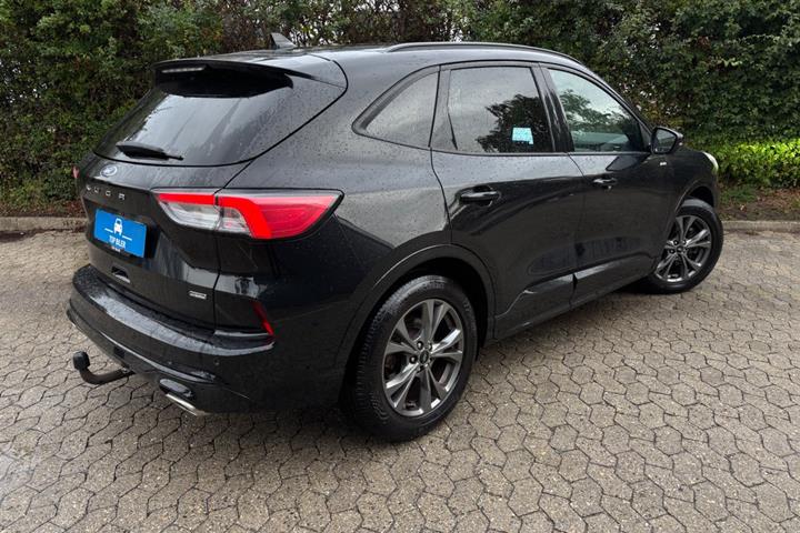 Grøn Ford Kuga fra 2020