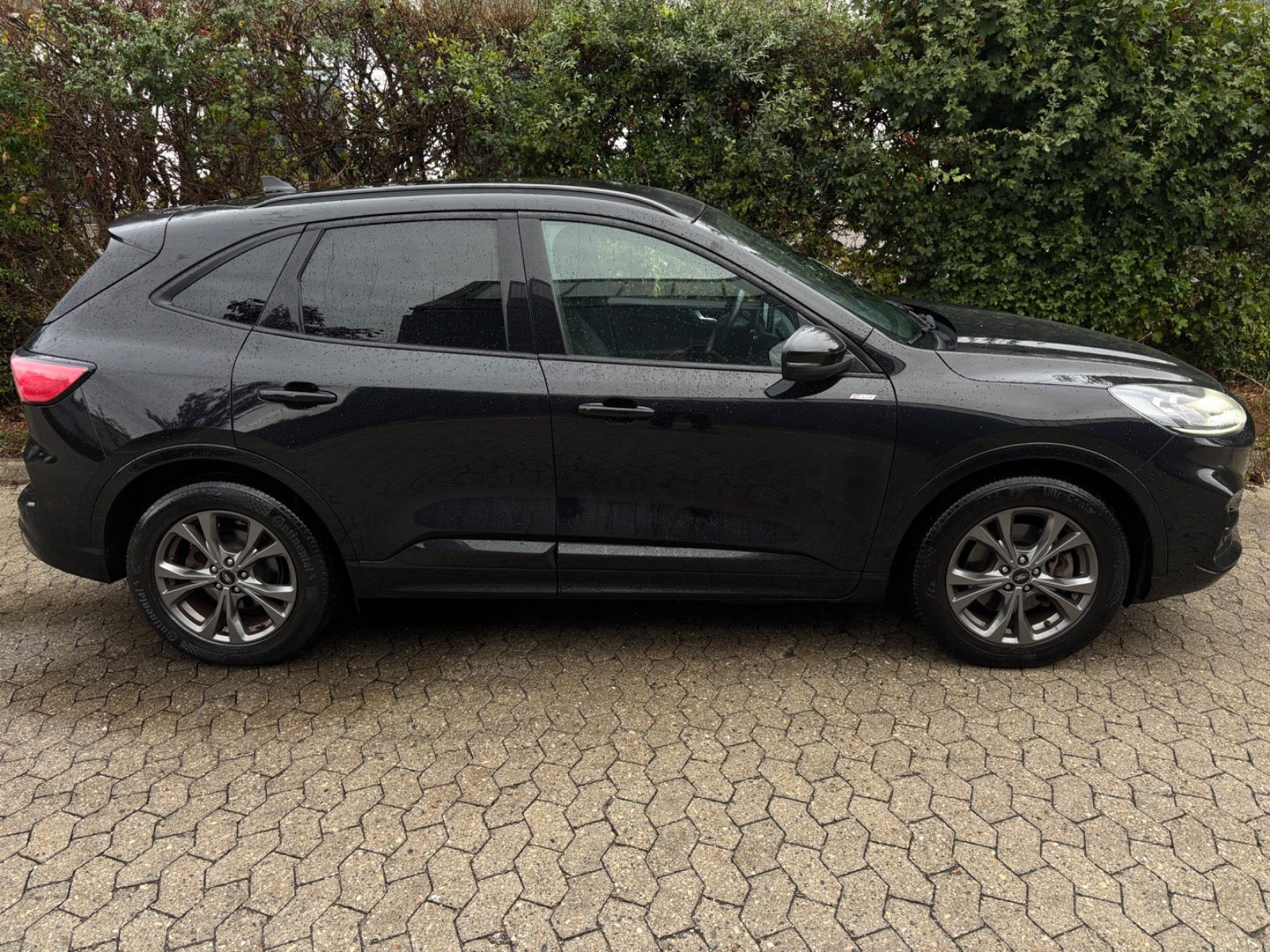Grøn Ford Kuga fra 2020