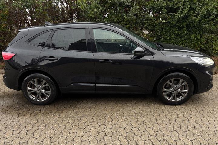 Grøn Ford Kuga fra 2020