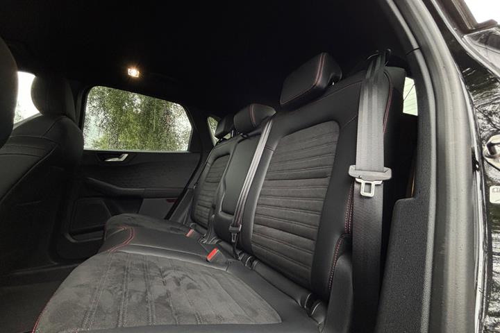 Grøn Ford Kuga fra 2020