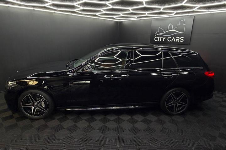 Sort Mercedes C300 e fra 2023