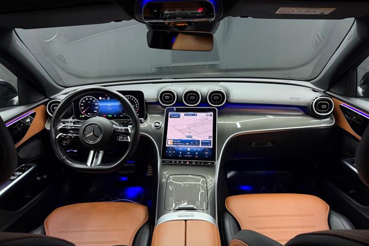 Sort Mercedes C300 e fra 2023