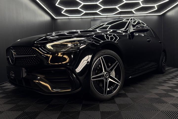 Sort Mercedes C300 e fra 2023