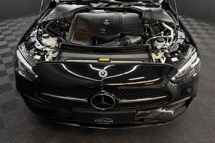 Sort Mercedes C300 e fra 2023
