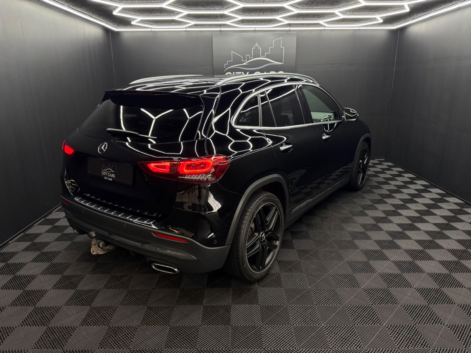 Sort Mercedes GLA220 d fra 2021