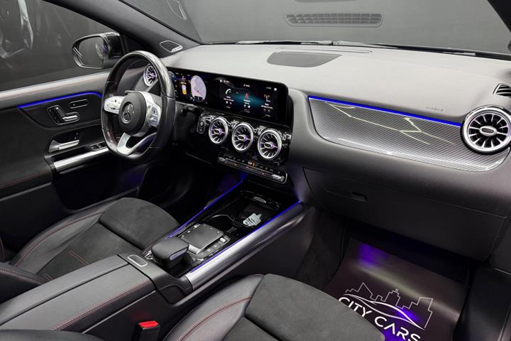 Sort Mercedes GLA220 d fra 2021