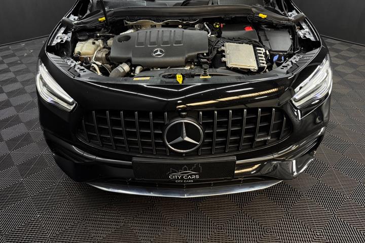 Sort Mercedes GLA220 d fra 2021
